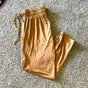 Fabletics Camel *ultra soft* cropped pant